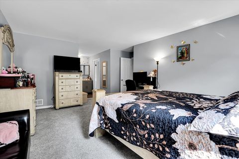 Tiny photo for 1734 Bishops Way, Mundelein, IL 60060 (MLS # 12420219)
