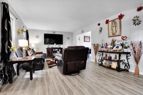 Tiny photo for 1734 Bishops Way, Mundelein, IL 60060 (MLS # 12420219)