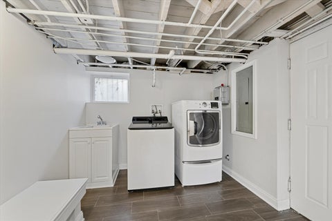 Tiny photo for 629 S Lombard Avenue, Oak Park, IL 60304 (MLS # 12789487)