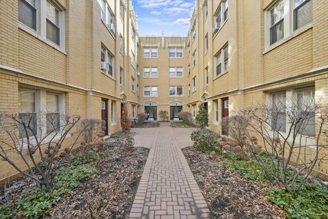 Tiny photo for 1925B Grove Avenue #309, Berwyn, IL 60402 (MLS # 12584989)