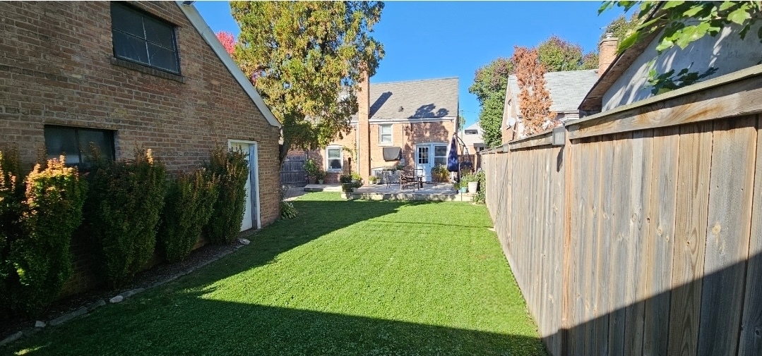 7803 W Ardmore Avenue