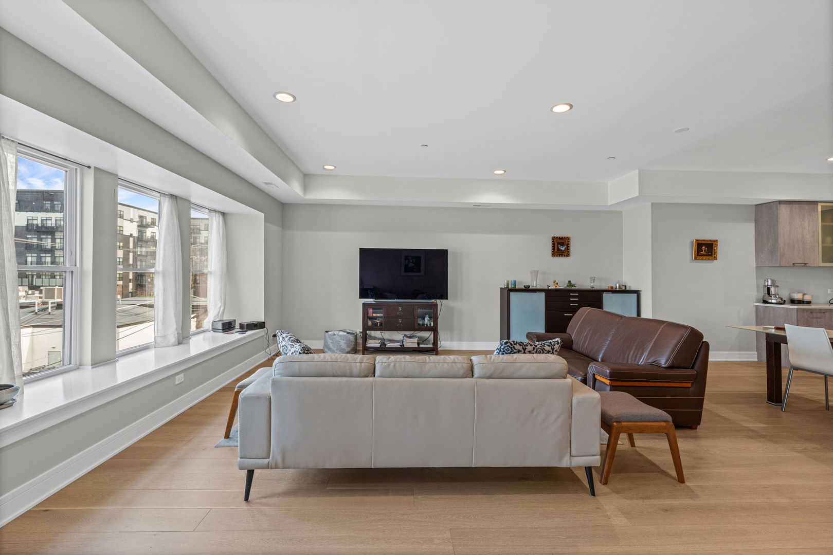 815 Laurel Avenue 403