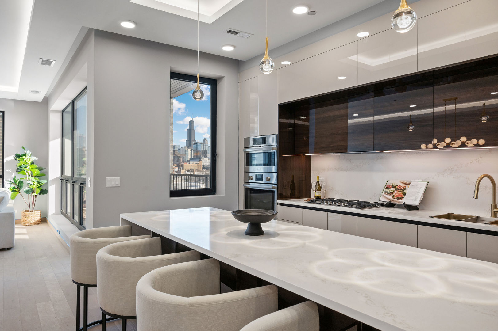 466 N Paulina Street 203