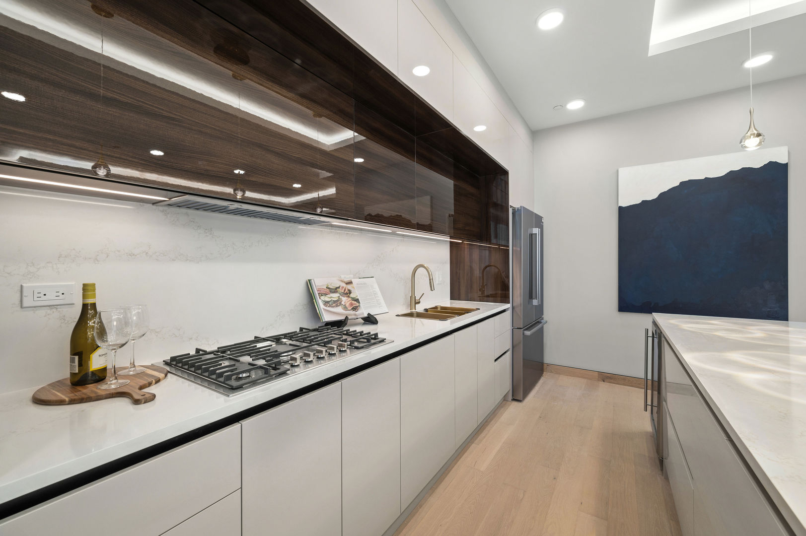 466 N Paulina Street 203