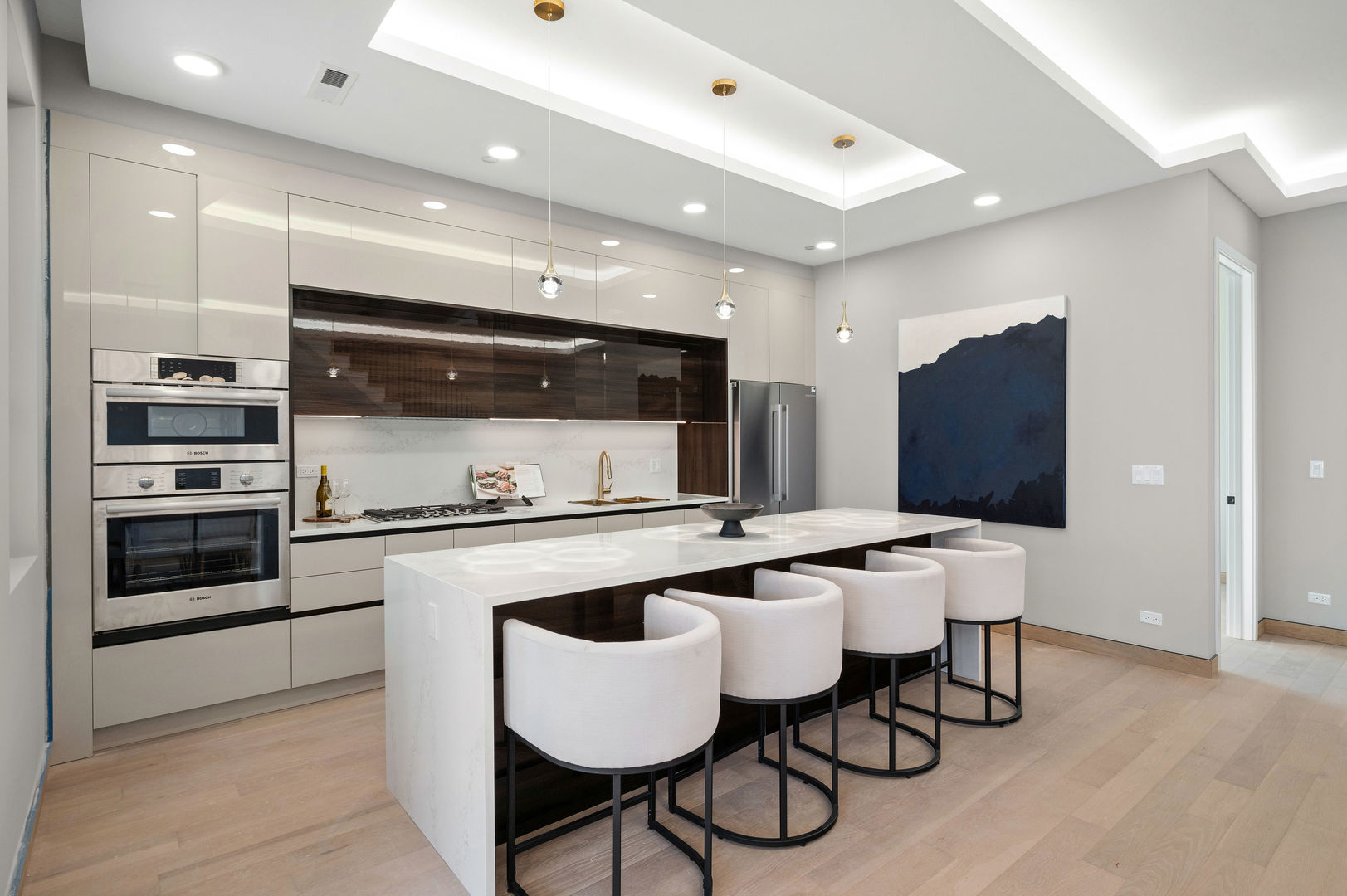 466 N Paulina Street 203