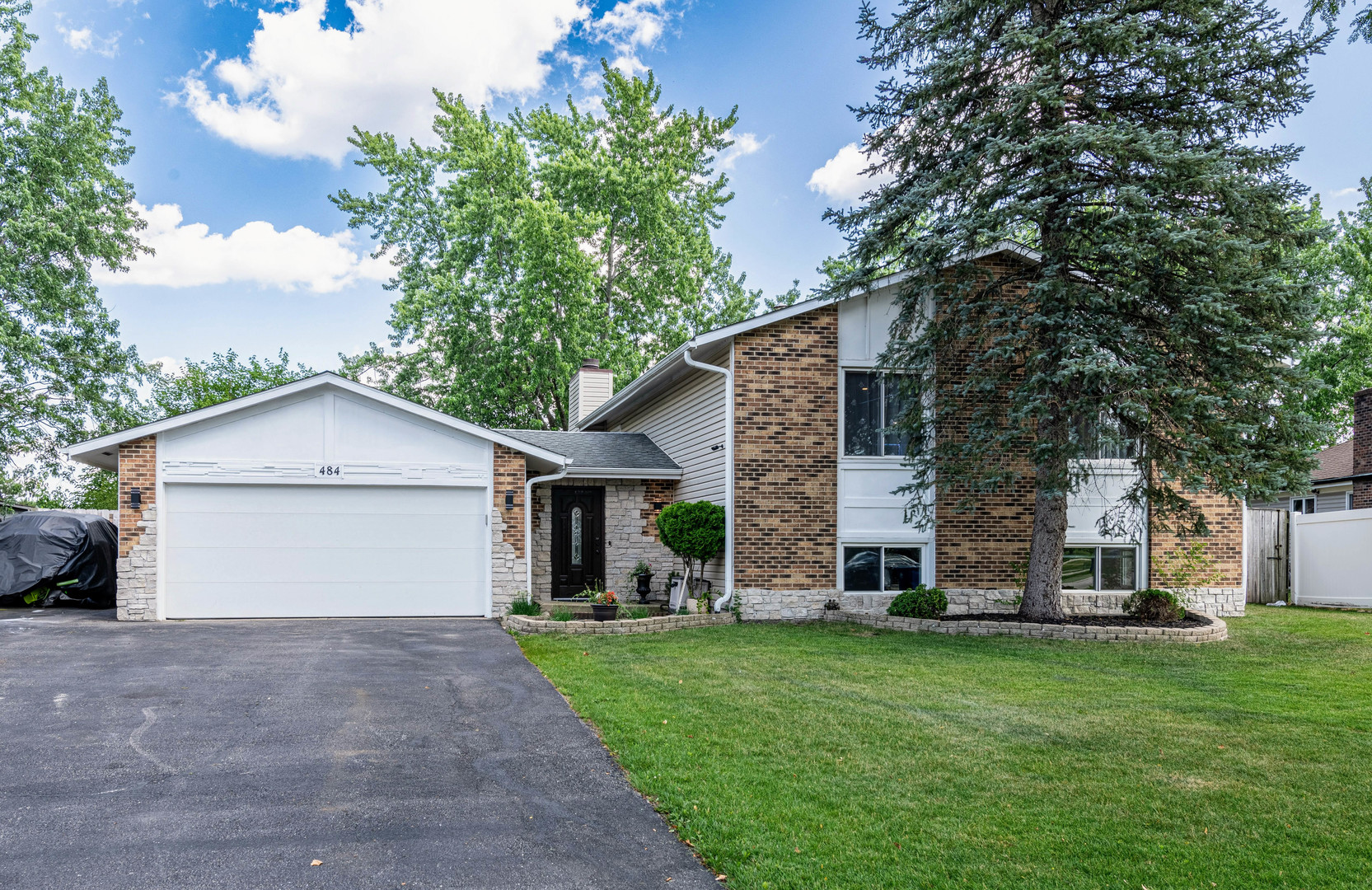 484 VALLEYVIEW Drive