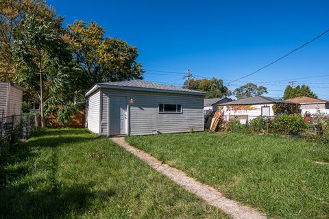 Tiny photo for 9240 S Trumbull Avenue, Evergreen Park, IL 60805 (MLS # 12500174)