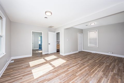 Tiny photo for 9240 S Trumbull Avenue, Evergreen Park, IL 60805 (MLS # 12500174)