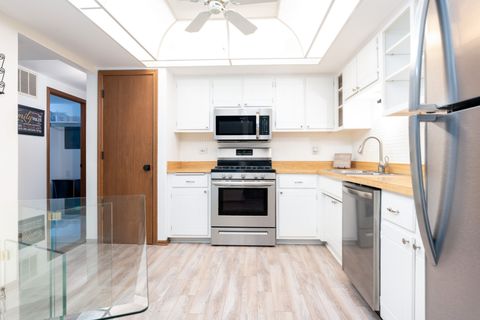 Tiny photo for 9202 S Pulaski Road #1E, Oak Lawn, IL 60453 (MLS # 12631129)