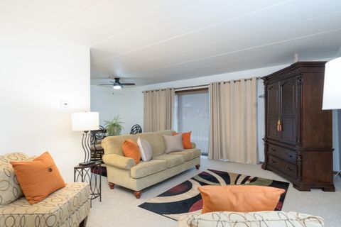 Tiny photo for 9202 S Pulaski Road #1E, Oak Lawn, IL 60453 (MLS # 12631129)