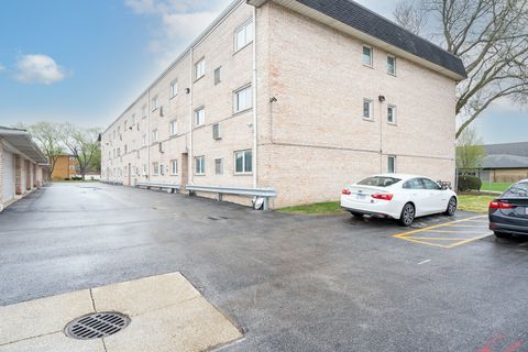 Tiny photo for 9202 S Pulaski Road #1E, Oak Lawn, IL 60453 (MLS # 12631129)