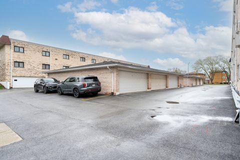 Tiny photo for 9202 S Pulaski Road #1E, Oak Lawn, IL 60453 (MLS # 12631129)