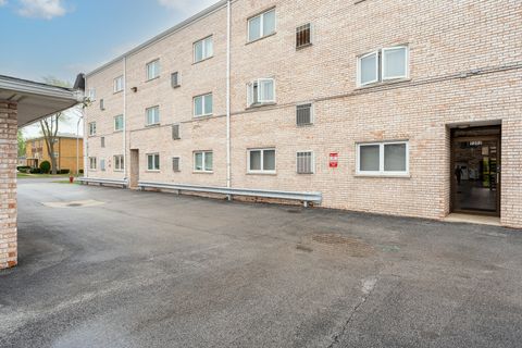 Tiny photo for 9202 S Pulaski Road #1E, Oak Lawn, IL 60453 (MLS # 12631129)