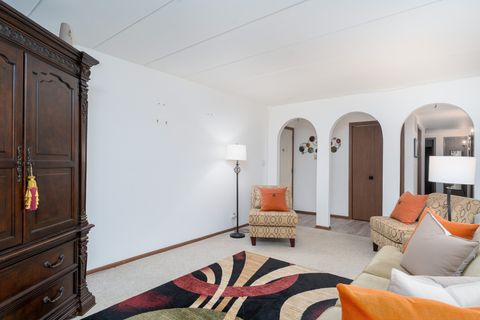 Tiny photo for 9202 S Pulaski Road #1E, Oak Lawn, IL 60453 (MLS # 12631129)