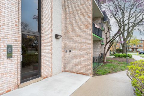 Tiny photo for 9202 S Pulaski Road #1E, Oak Lawn, IL 60453 (MLS # 12631129)