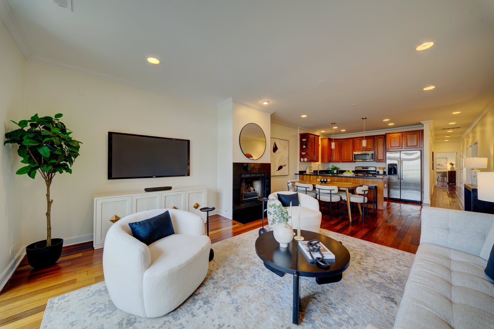 1347 N Ashland Avenue 1N