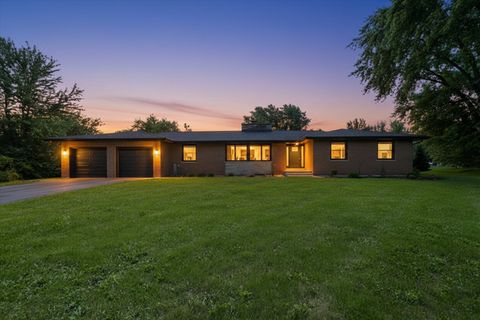 Photo of 27637 Vista Lane, Barrington, IL 60010 (MLS # 12700645)