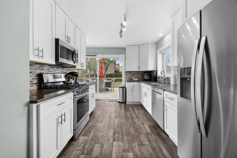 Tiny photo for 335 S Crescent Avenue, Palatine, IL 60067 (MLS # 12473631)