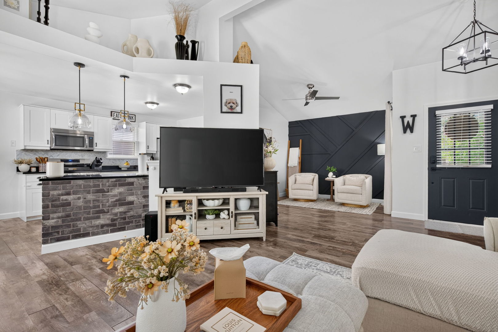 4711 Blue Jay Lane