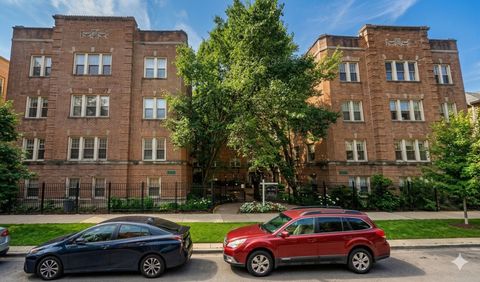 Photo of 843 E 52nd Street #1, Chicago, IL 60615 (MLS # 12587952)