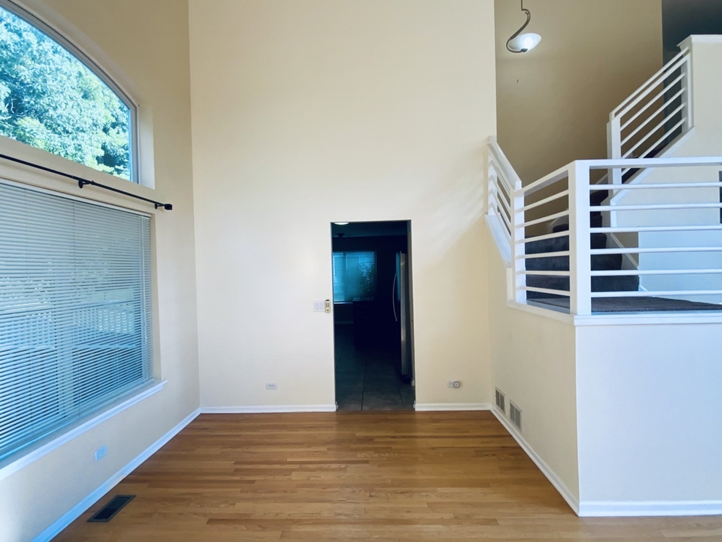 735 Ravinia Drive