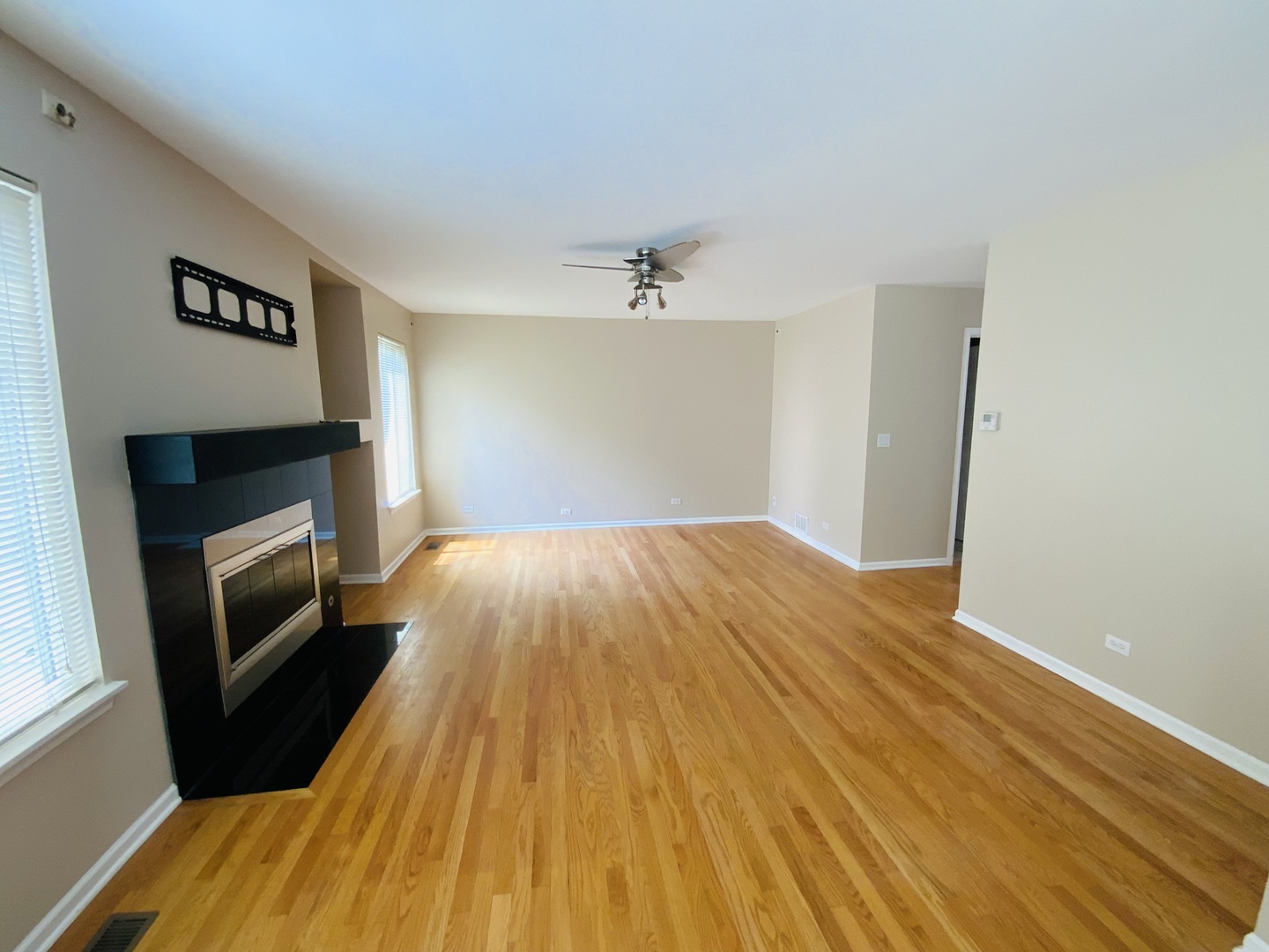 735 Ravinia Drive