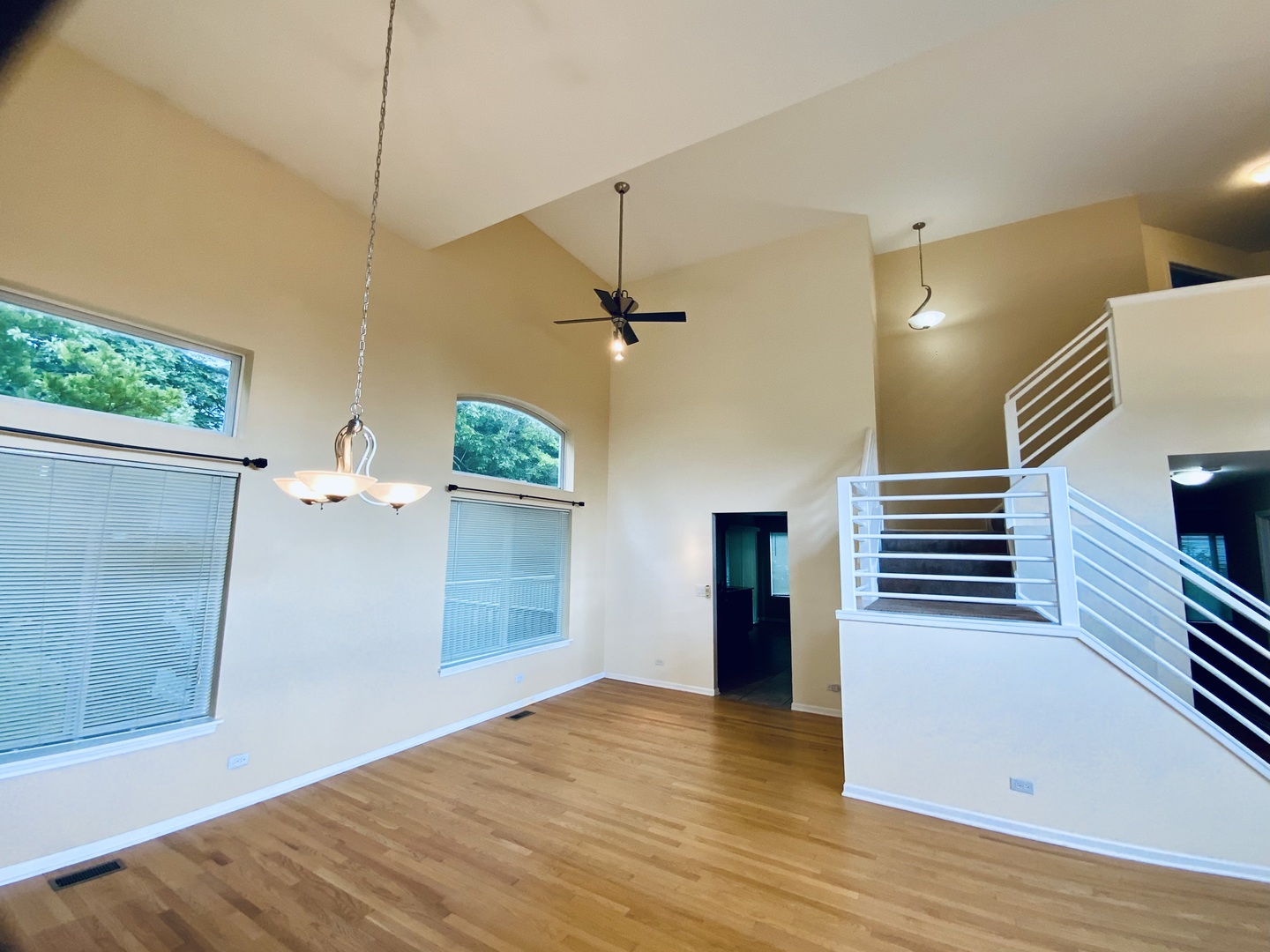 735 Ravinia Drive