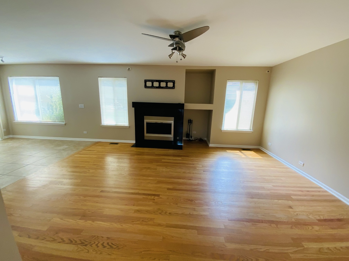 735 Ravinia Drive