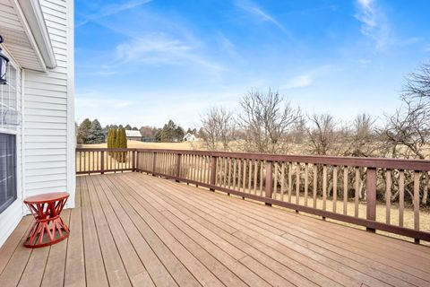 Tiny photo for 81 Parkside Court, North Aurora, IL 60542 (MLS # 12587883)