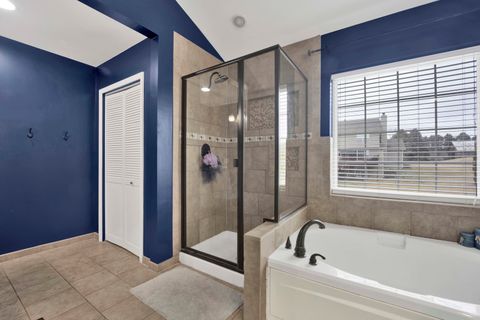 Tiny photo for 81 Parkside Court, North Aurora, IL 60542 (MLS # 12587883)