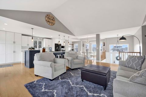 Tiny photo for 81 Parkside Court, North Aurora, IL 60542 (MLS # 12587883)