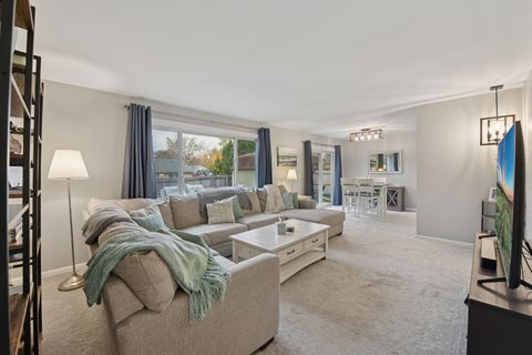 Tiny photo for 186 Ivy Lane, Bloomingdale, IL 60108 (MLS # 12519675)