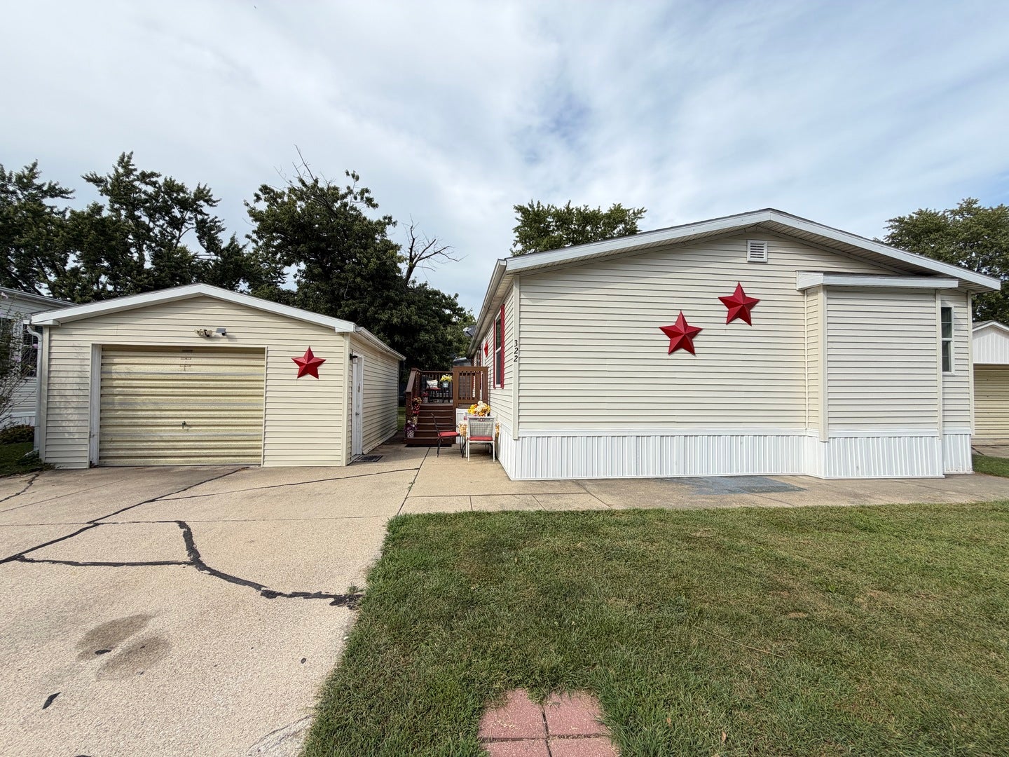 322 Avenue F