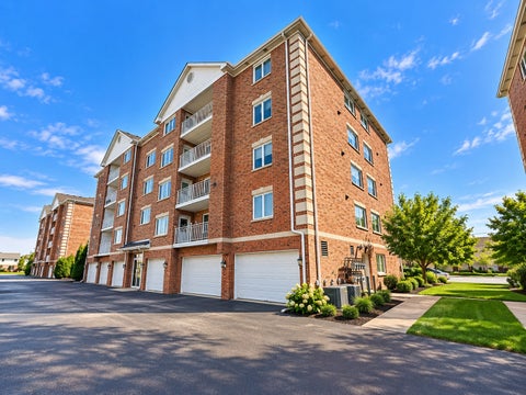 Tiny photo for 5500 W 115th Street #204, Oak Lawn, IL 60453 (MLS # 12758273)