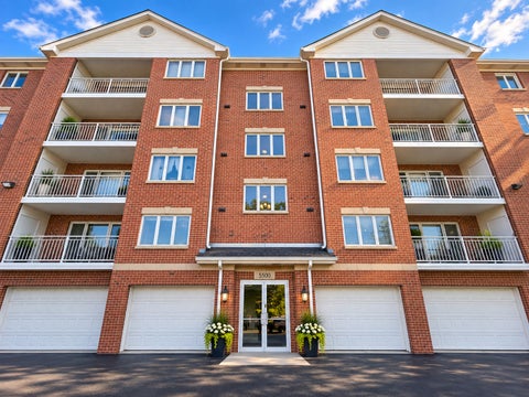Tiny photo for 5500 W 115th Street #204, Oak Lawn, IL 60453 (MLS # 12758273)