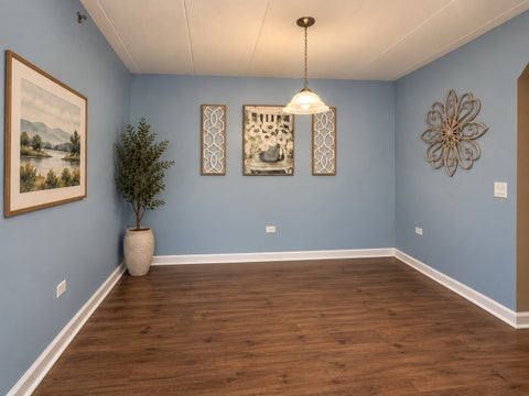 Tiny photo for 5500 W 115th Street #204, Oak Lawn, IL 60453 (MLS # 12758273)