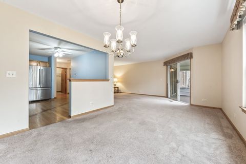 Tiny photo for 901 BUTTERNUT Lane #A, Mount Prospect, IL 60056 (MLS # 12582580)