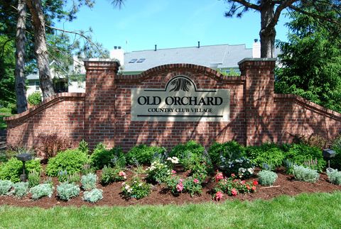 Tiny photo for 901 BUTTERNUT Lane #A, Mount Prospect, IL 60056 (MLS # 12582580)