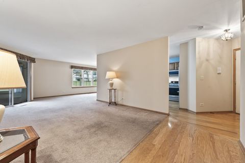 Tiny photo for 901 BUTTERNUT Lane #A, Mount Prospect, IL 60056 (MLS # 12582580)