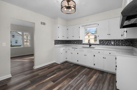 Tiny photo for 2037 Leclaire Street, Davenport, IA 52803 (MLS # 12591676)