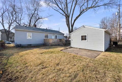 Tiny photo for 2037 Leclaire Street, Davenport, IA 52803 (MLS # 12591676)