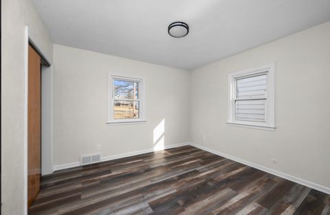 Tiny photo for 2037 Leclaire Street, Davenport, IA 52803 (MLS # 12591676)