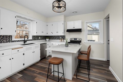 Tiny photo for 2037 Leclaire Street, Davenport, IA 52803 (MLS # 12591676)