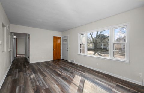 Tiny photo for 2037 Leclaire Street, Davenport, IA 52803 (MLS # 12591676)