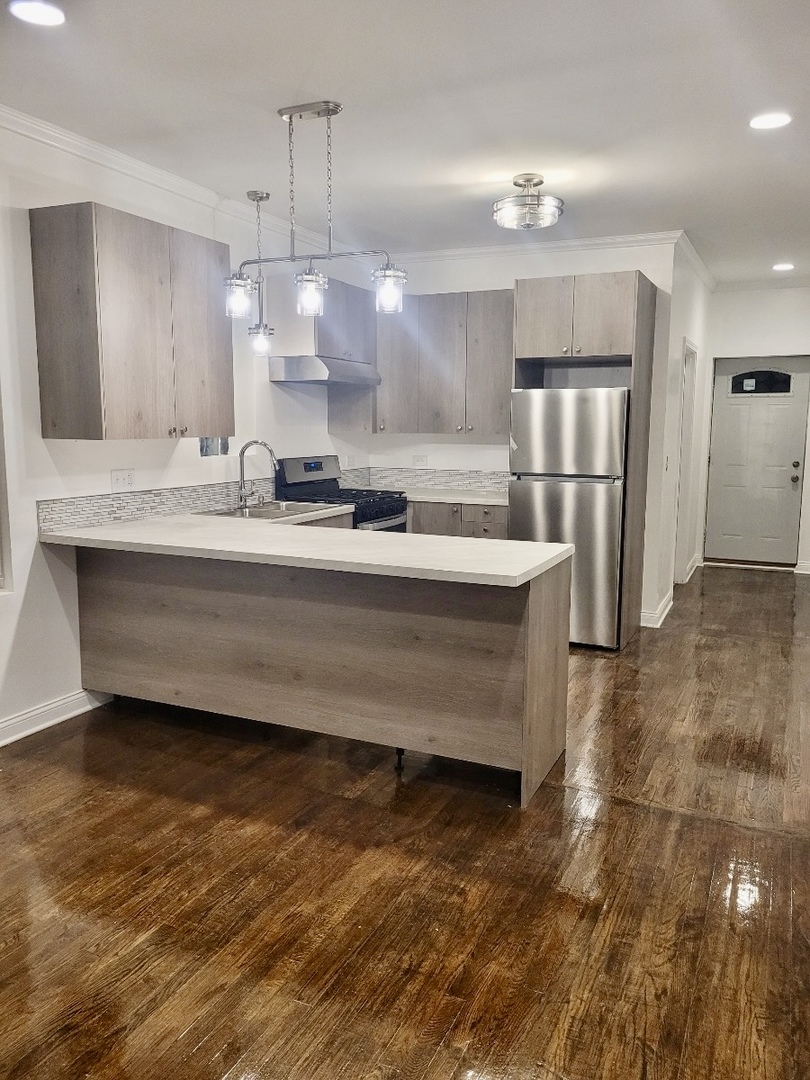 7254 S Lafayette Avenue