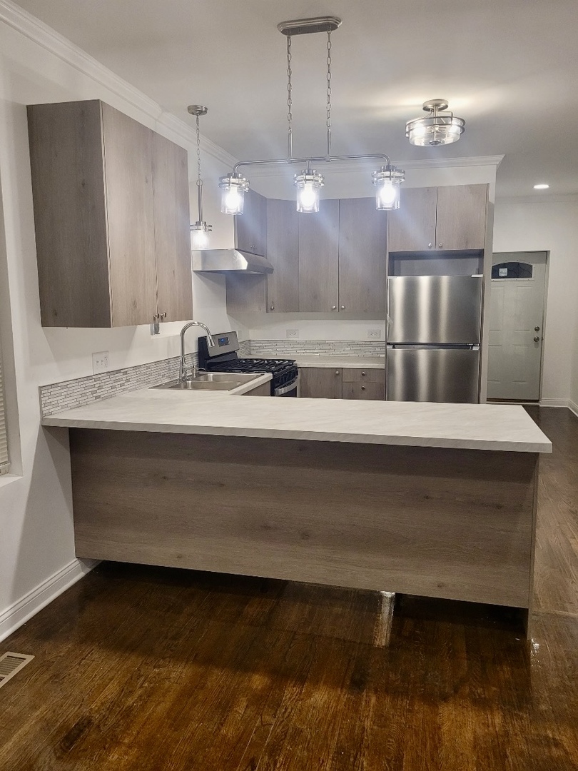 7254 S Lafayette Avenue