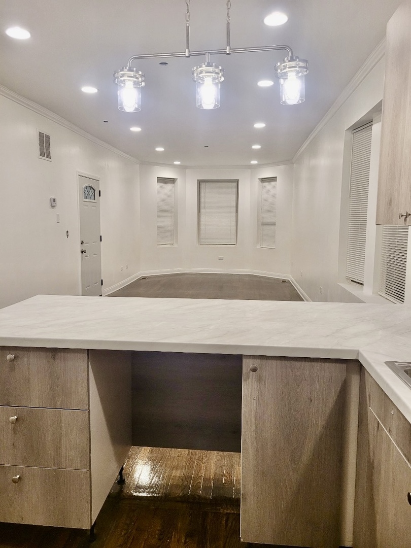 7254 S Lafayette Avenue