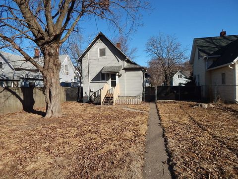 Tiny photo for 1621 W 7TH Street, Davenport, IA 52802 (MLS # 12597135)