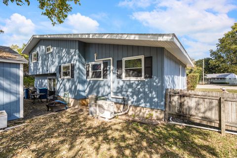 Tiny photo for 808 S Longview Road, Monticello, IL 61856 (MLS # 12479998)