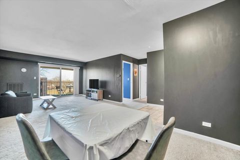 Tiny photo for 500 W Huntington Commons Road #448, Mount Prospect, IL 60056 (MLS # 12545146)